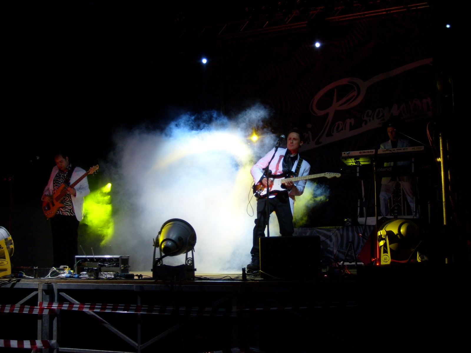 Scenografia zebrata – Amici Per Sempre live Viterbo